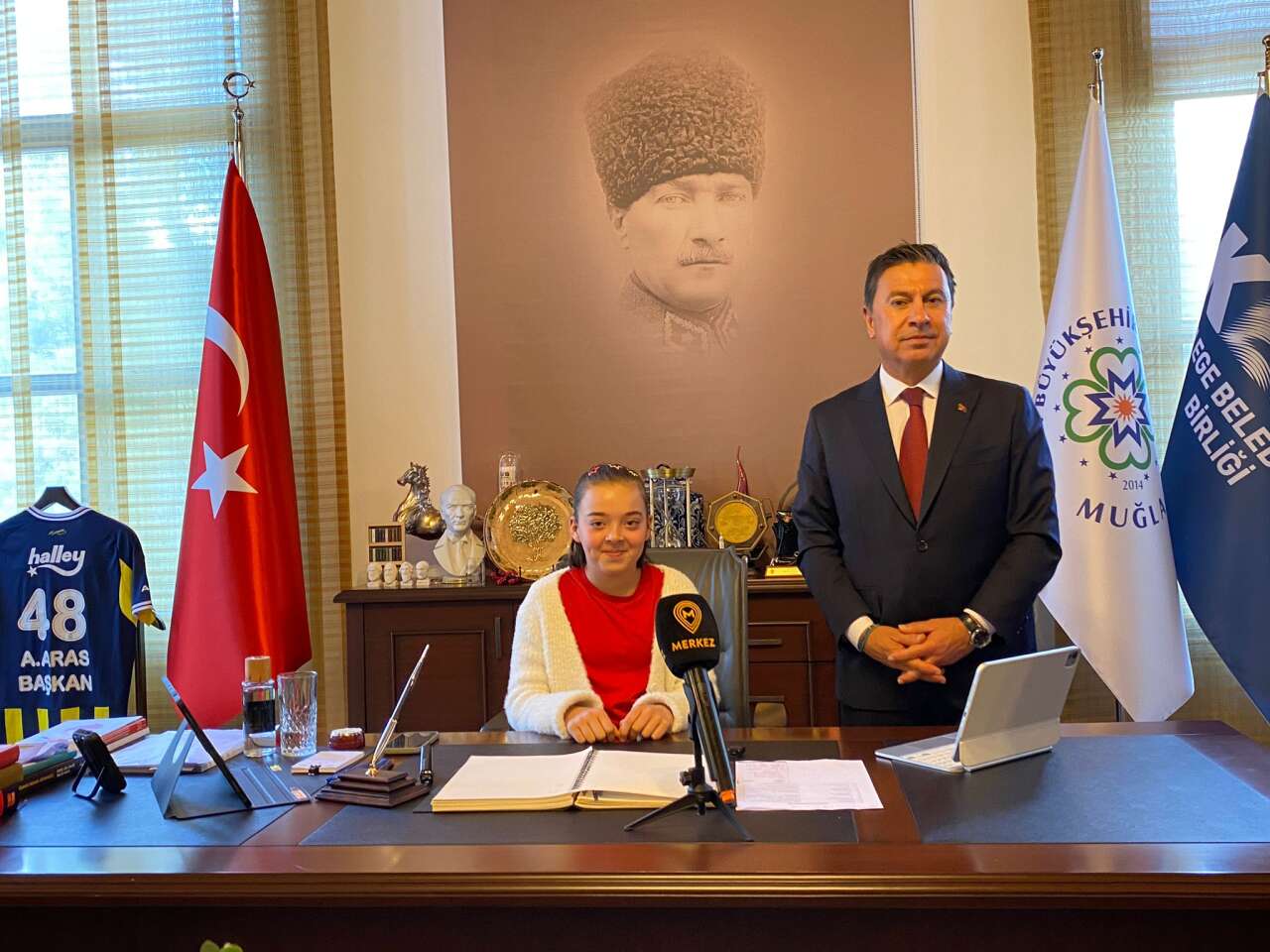 23 Nisan’da Koltuk Minik Azra’nın Oldu 4